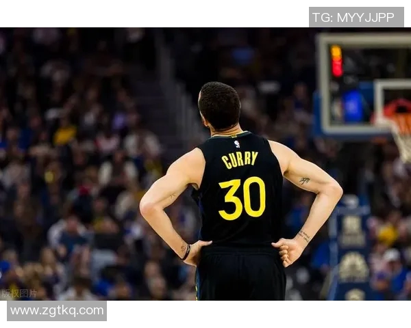 库里成为首位30岁以下达成4500三分球壁垒的球员
