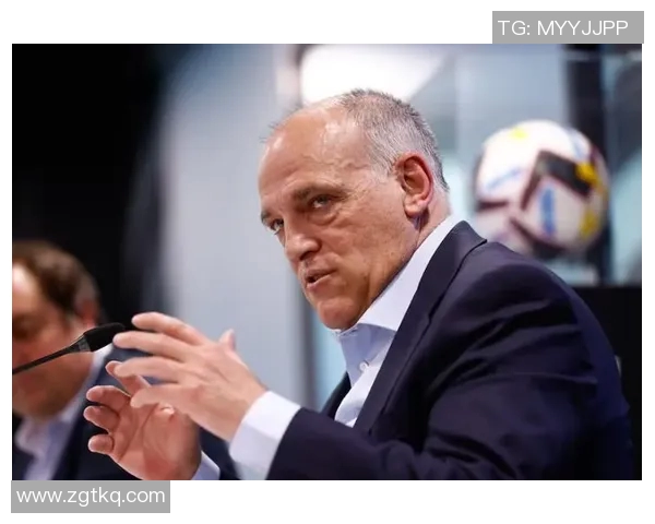 西班牙足协确认塞维利亚队与瓦伦西亚队比赛中场暂停，调查事件原因